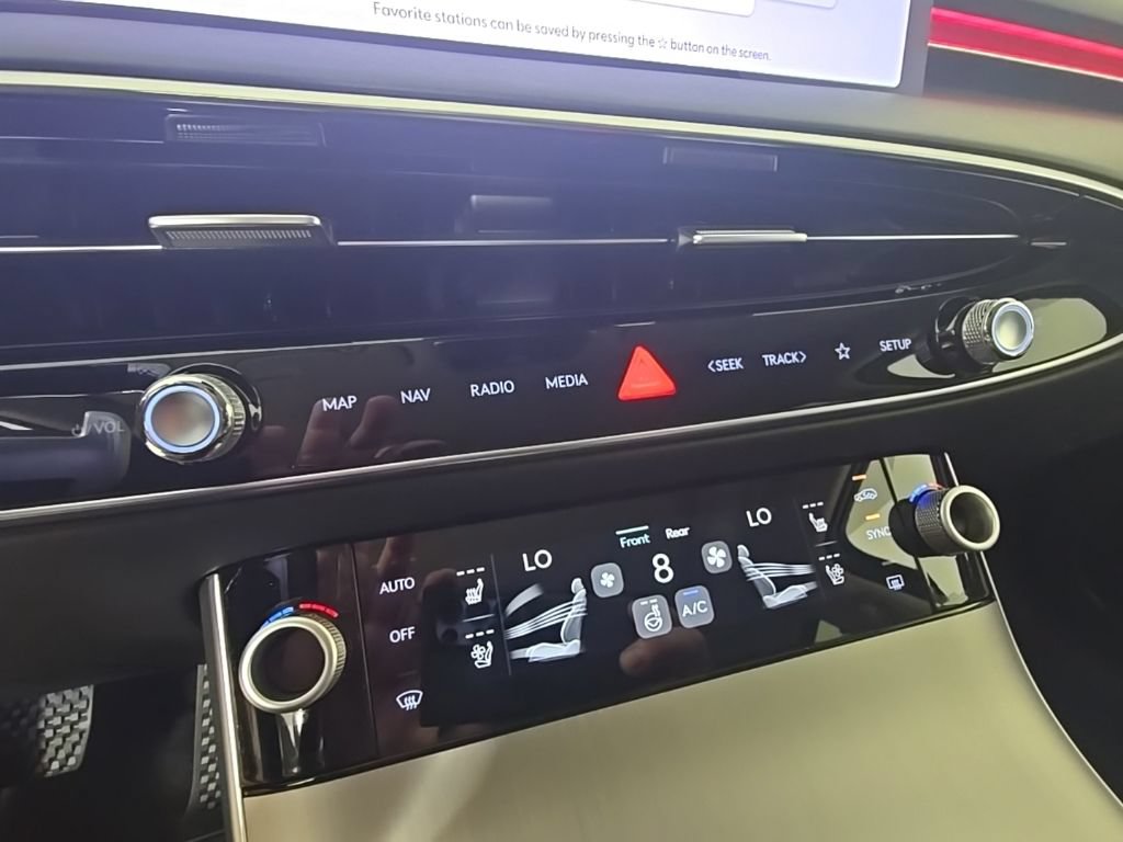 New 2027 Genesis GV70 2.5T Advanced AWD/4WD image 22