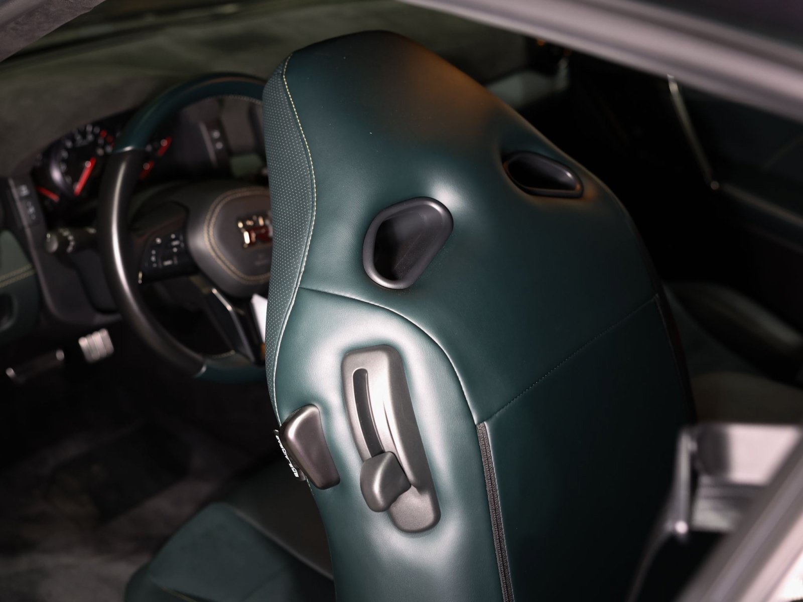 Used 2021 Nissan GT-R Premium AWD/4WD image 29