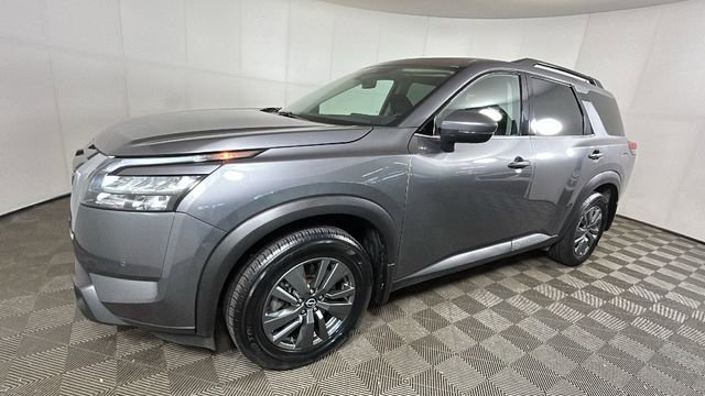 Used 2024 Nissan Pathfinder SV AWD/4WD image 7