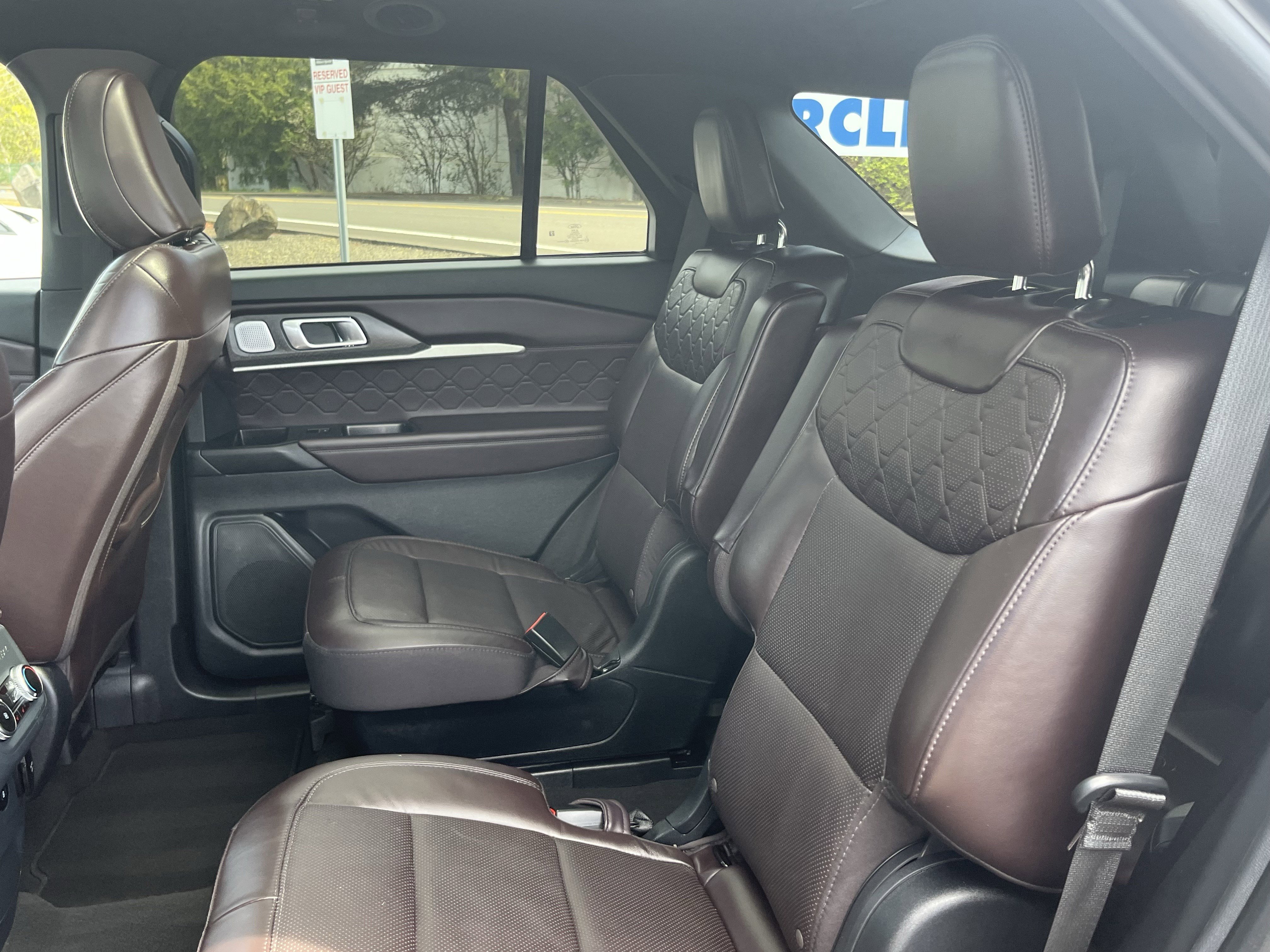 Used 2025 Ford Explorer Platinum w/ LUX Leather Package image 14