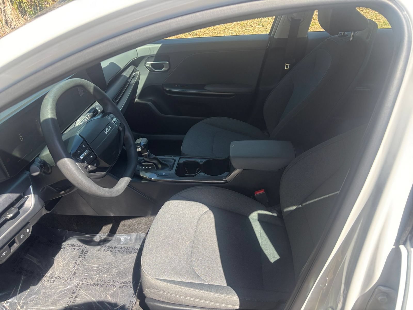 Used 2025 Kia K4 FWD image 29