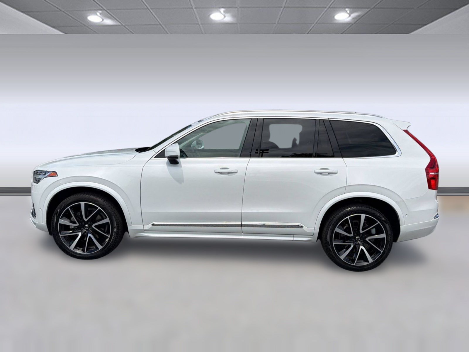 Certified 2023 Volvo XC90 B5 Plus w/ Protection Package Premier AWD/4WD image 2