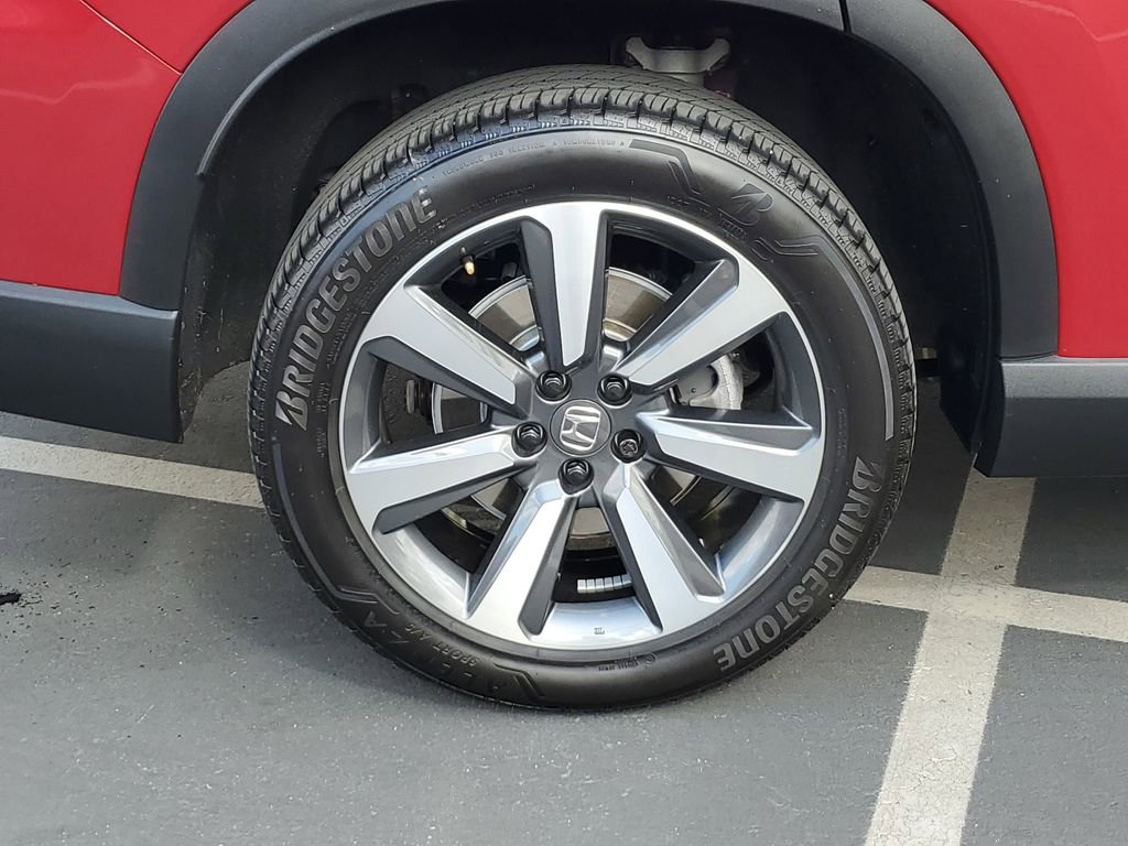 Certified 2025 Honda Pilot Touring image 7