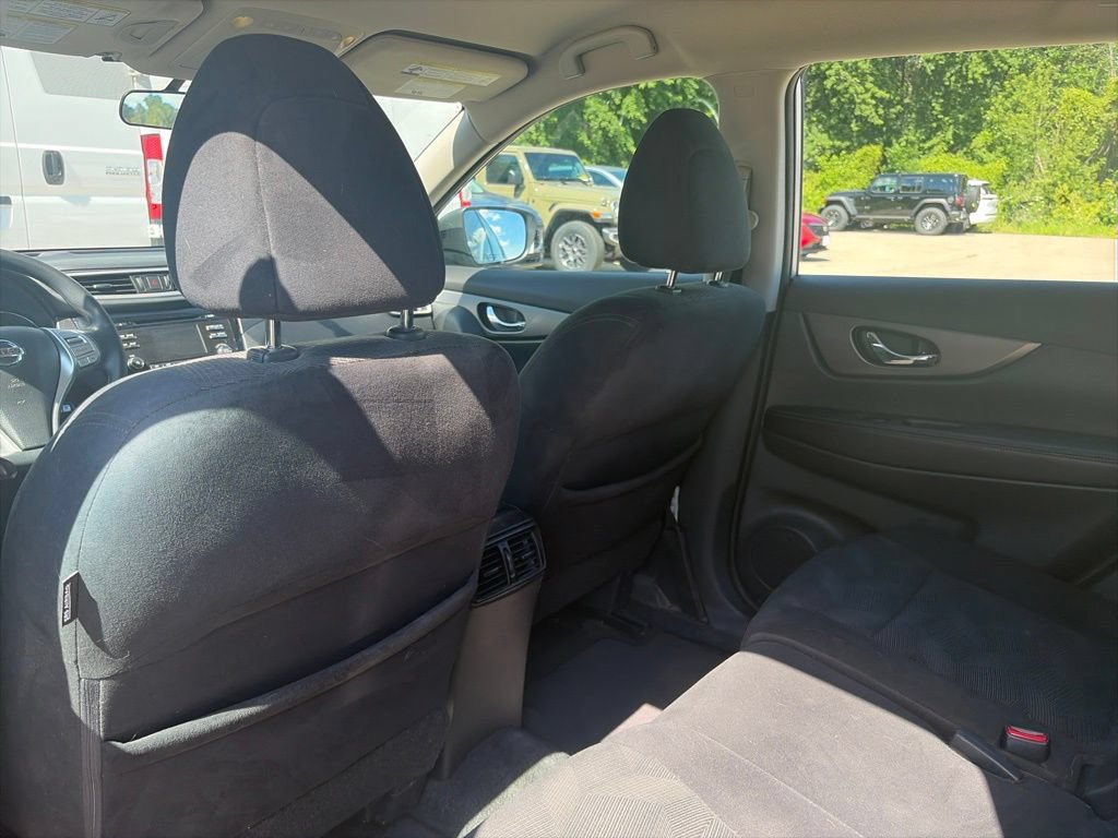 Used 2016 Nissan Rogue S AWD/4WD image 11