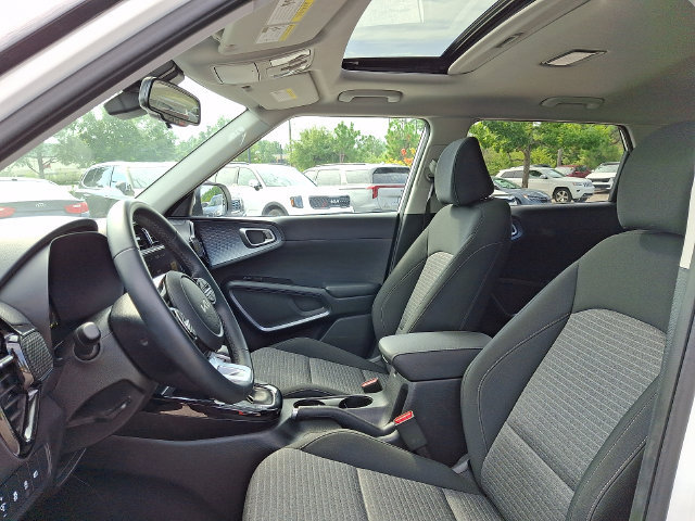 Used 2025 Kia Soul EX FWD image 14