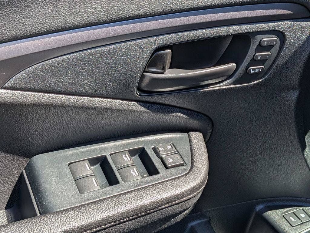 Used 2023 Honda Passport EX-L image 12
