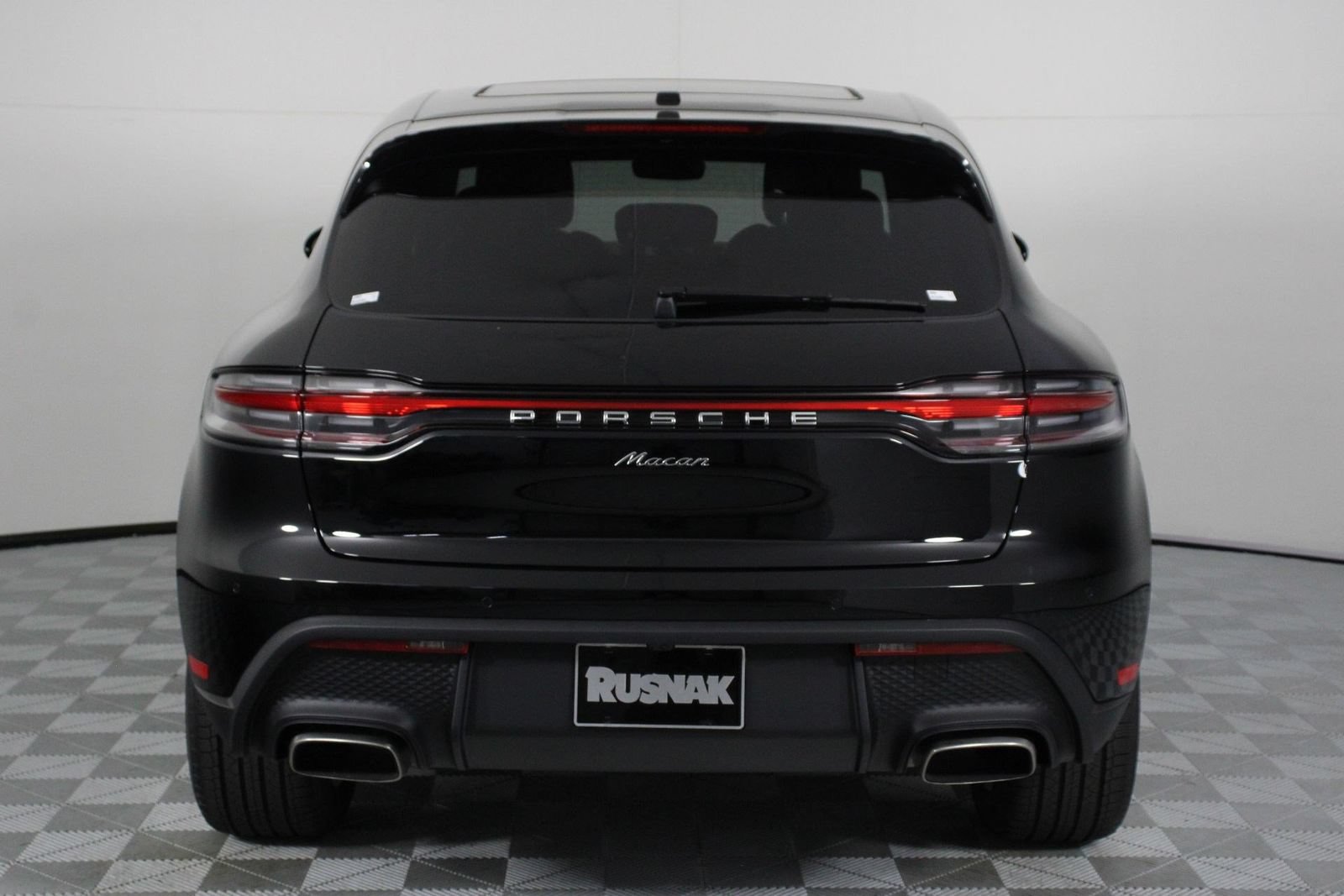 New 2026 Porsche Macan AWD/4WD image 6