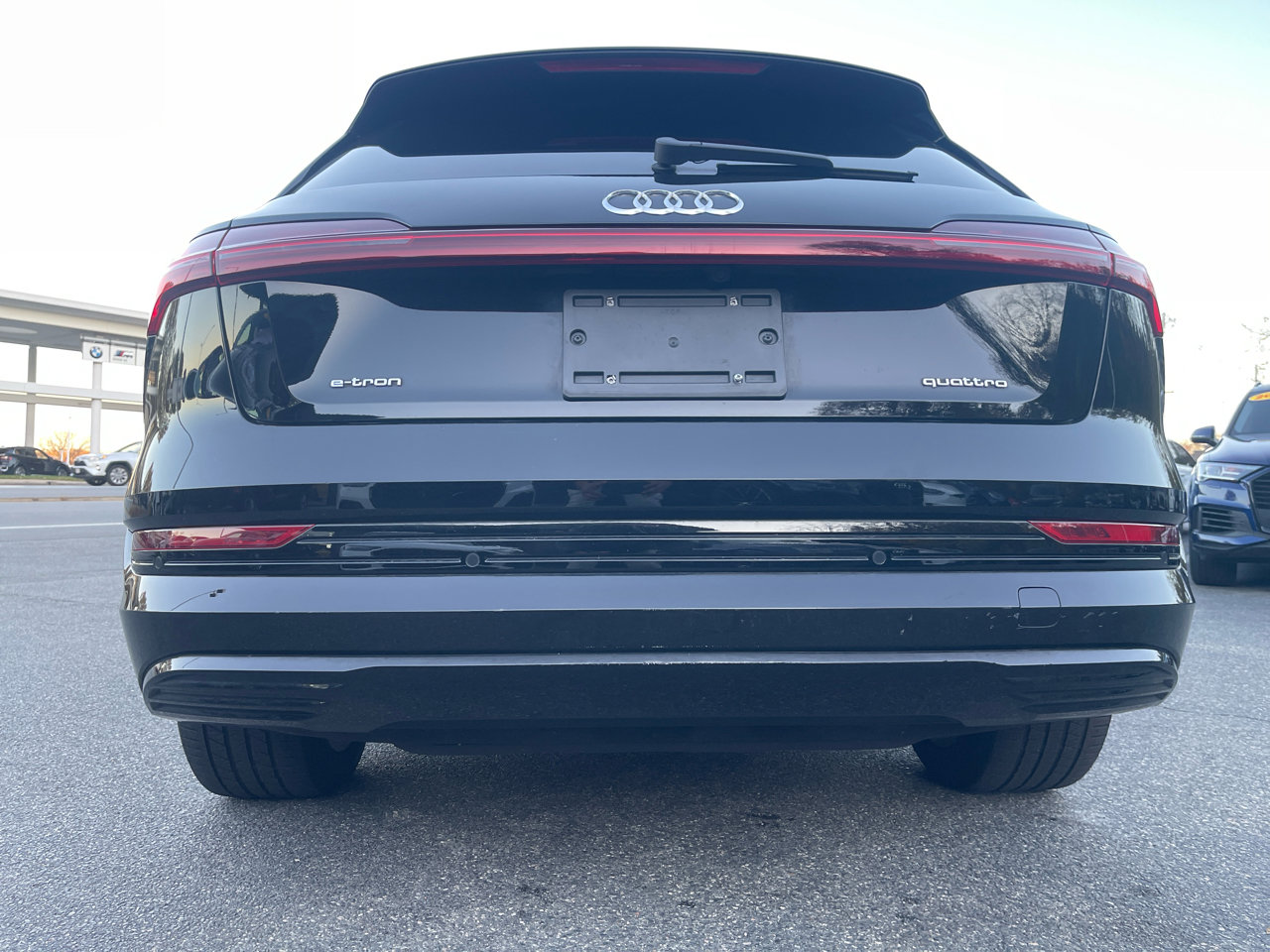 Used 2023 Audi e-tron Premium w/ Convenience Plus Package image 6