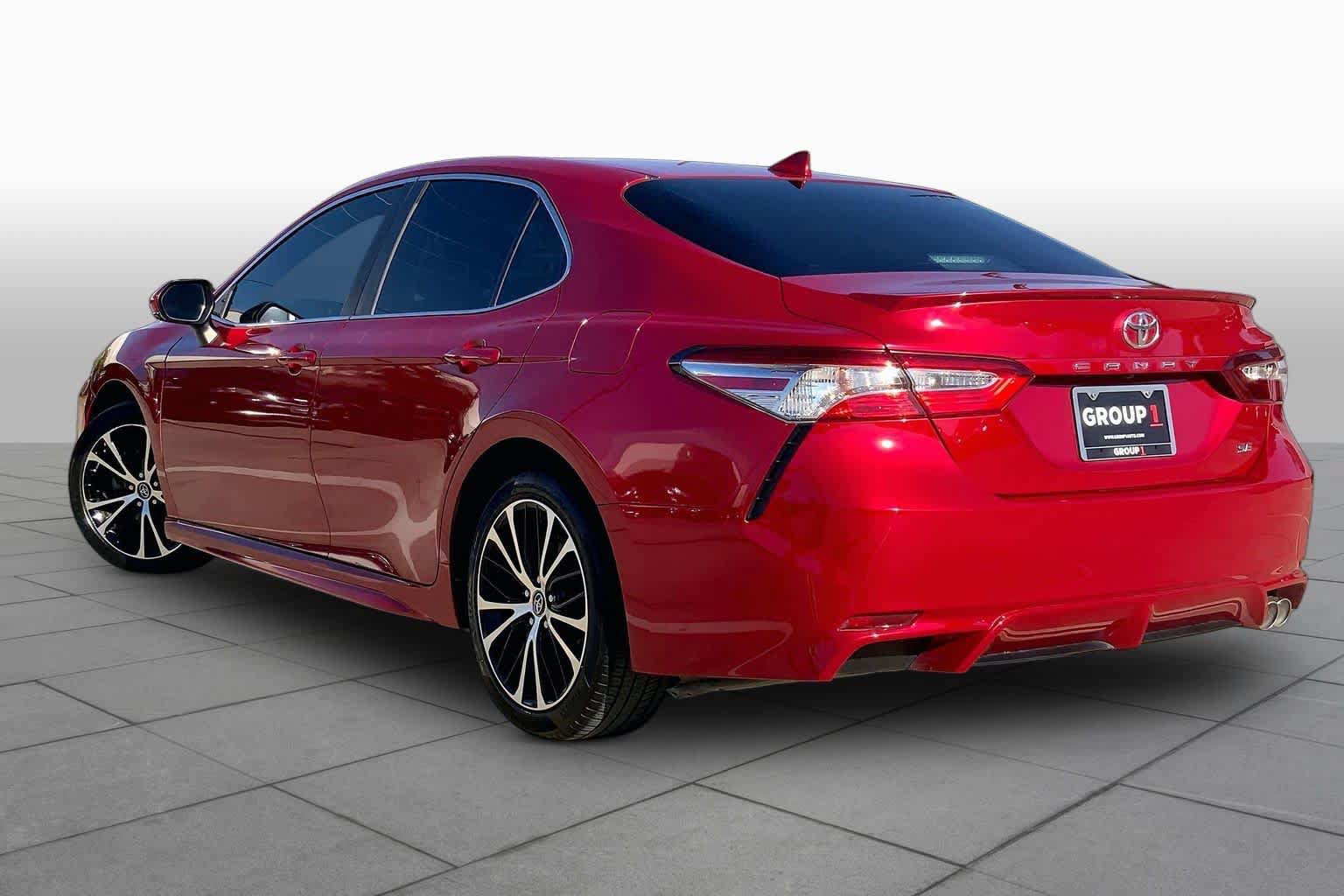 Used 2020 Toyota Camry SE FWD image 12