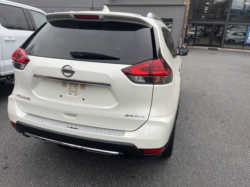 Used 2018 Nissan Rogue SV image 17