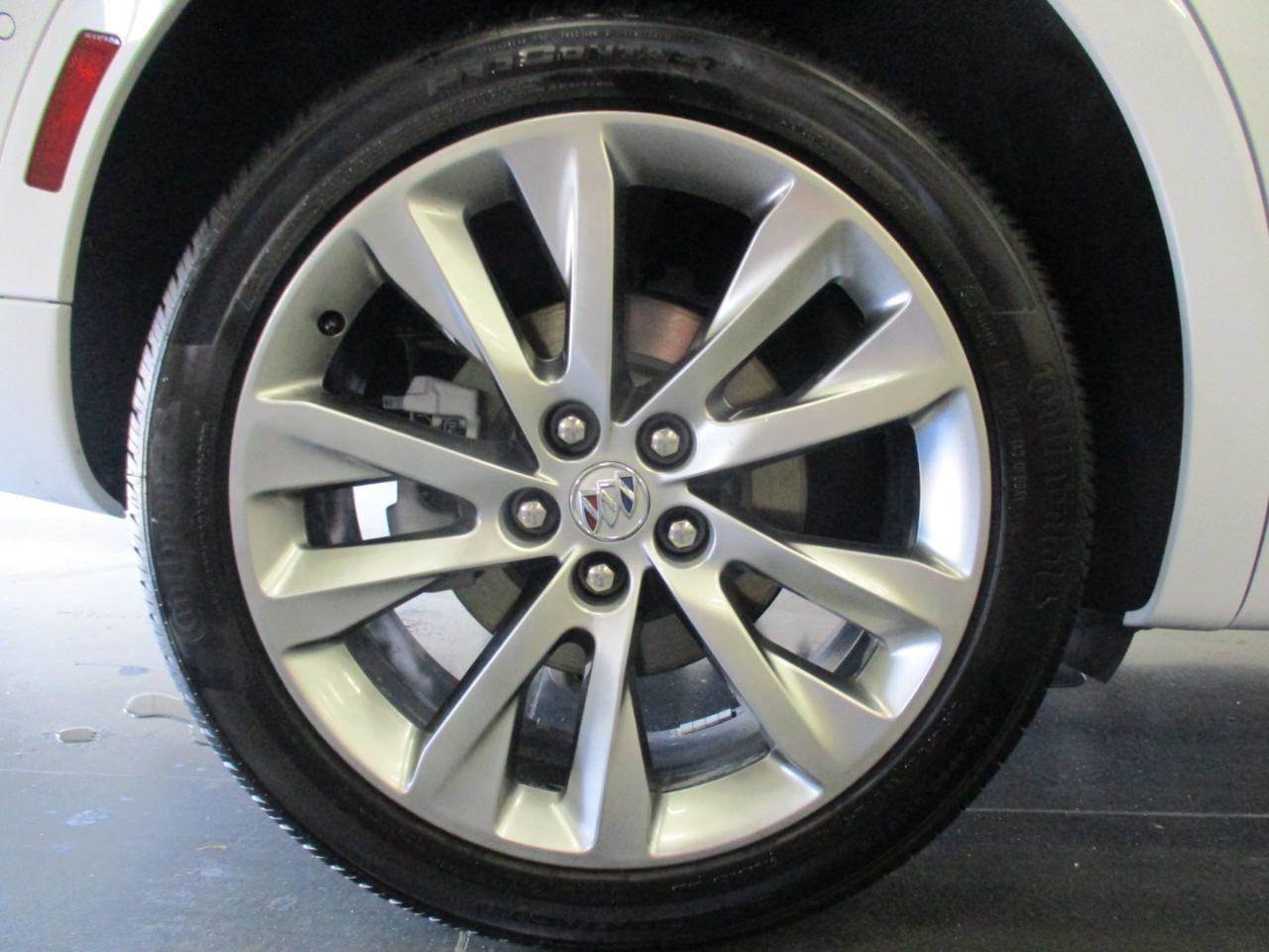 Used 2023 Buick Envision Avenir AWD/4WD image 30
