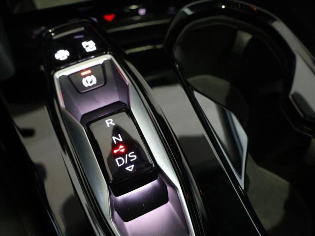 Used 2025 Audi Q5 Premium w/ Convenience Package image 16