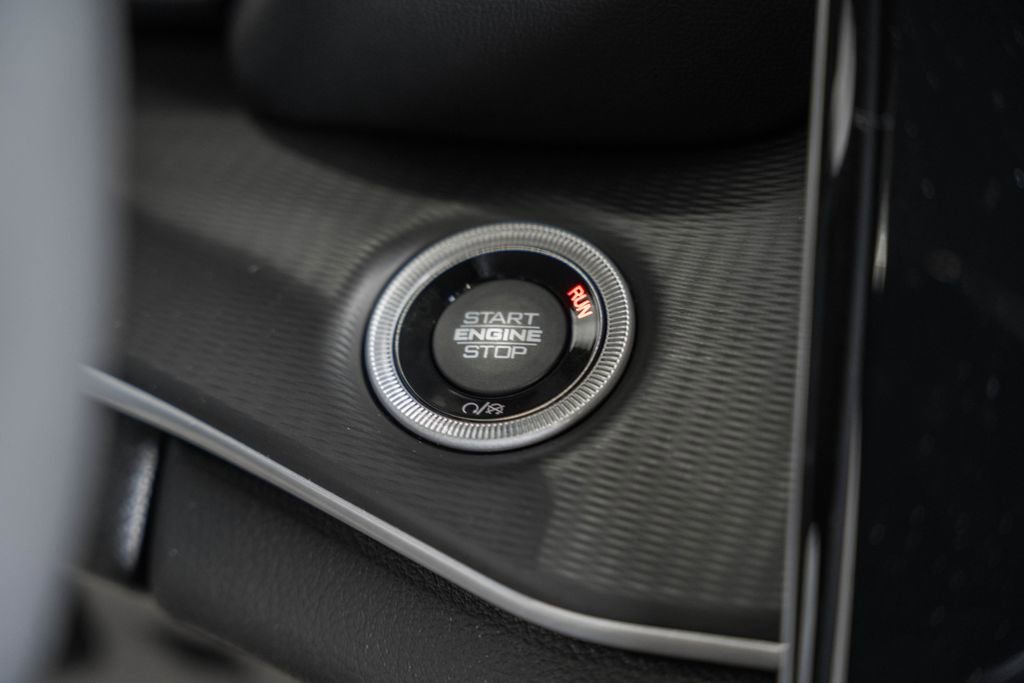 New 2025 Jeep Grand Cherokee Altitude w/ Trailer Tow Package image 24