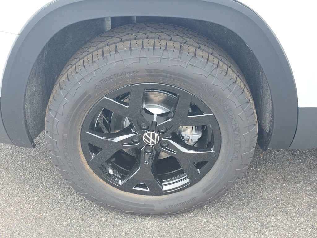 New 2026 Volkswagen Atlas Peak Edition image 7
