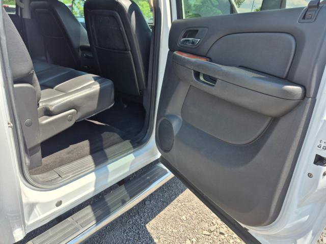 Used 2011 Chevrolet Silverado 3500 LTZ w/ LTZ Plus Package AWD/4WD image 8