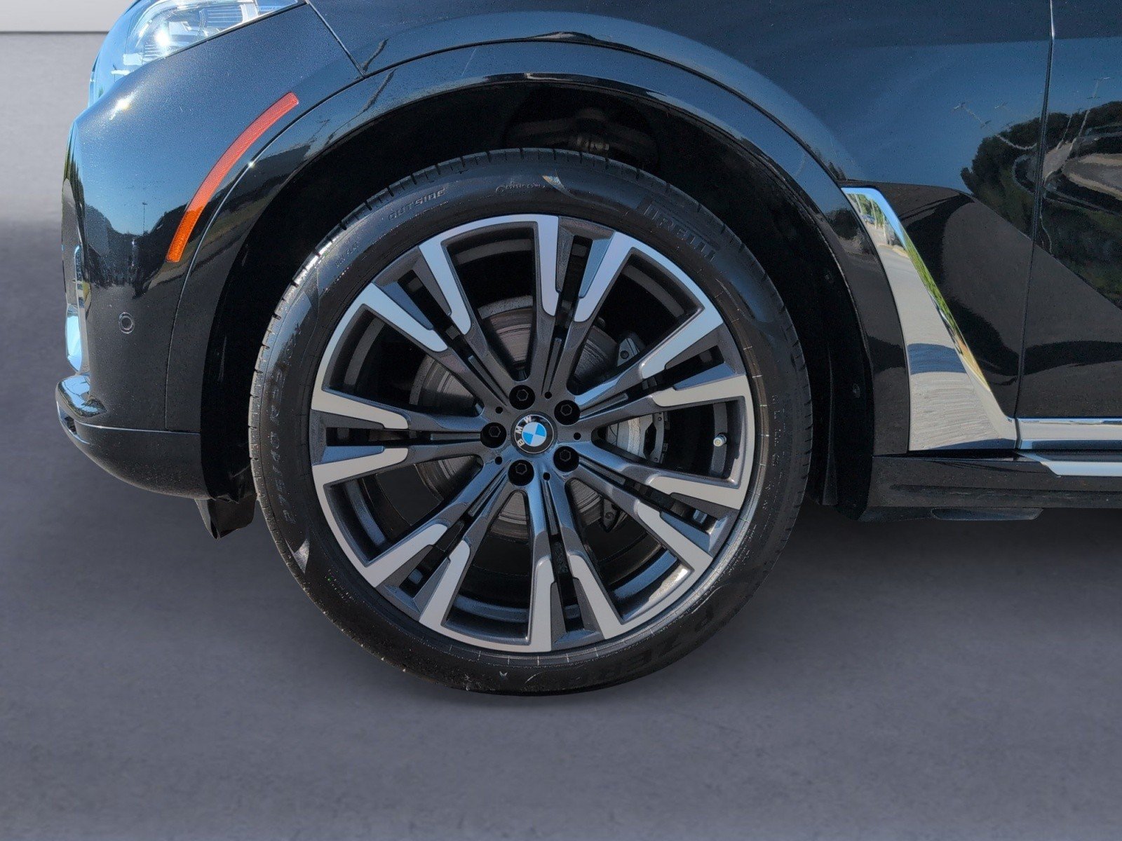 Used 2020 BMW X7 xDrive40i w/ Premium Package AWD/4WD image 30