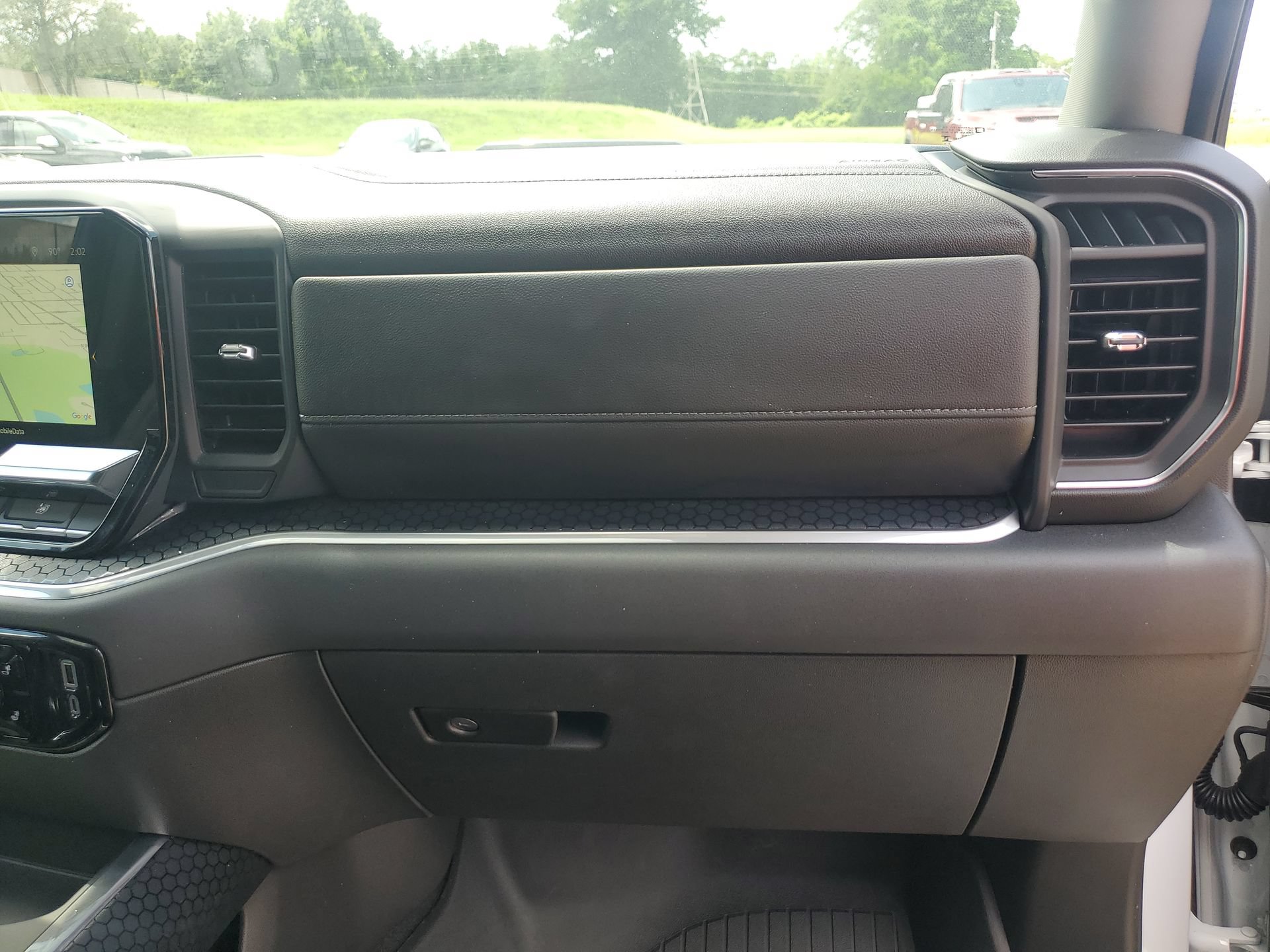 Used 2025 Chevrolet Silverado 1500 LT Trail Boss w/ LT Trail Boss Premium Package AWD/4WD image 36