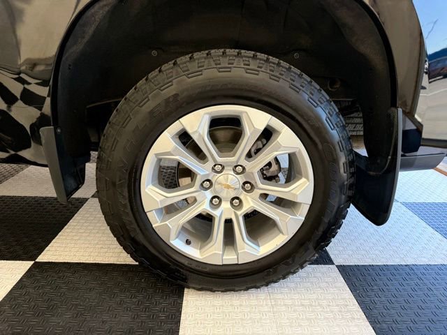 Used 2025 Chevrolet Silverado 1500 LTZ AWD/4WD image 11