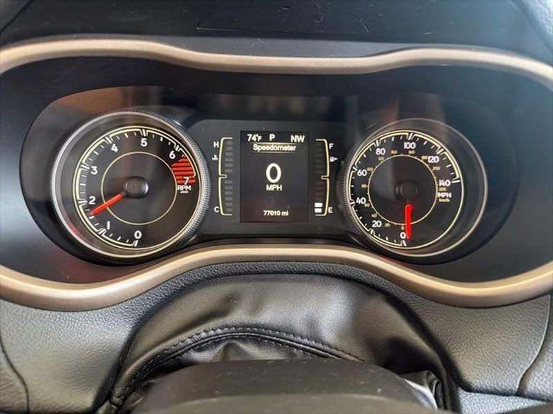 Used 2018 Jeep Cherokee Latitude w/ Altitude Package AWD/4WD image 14