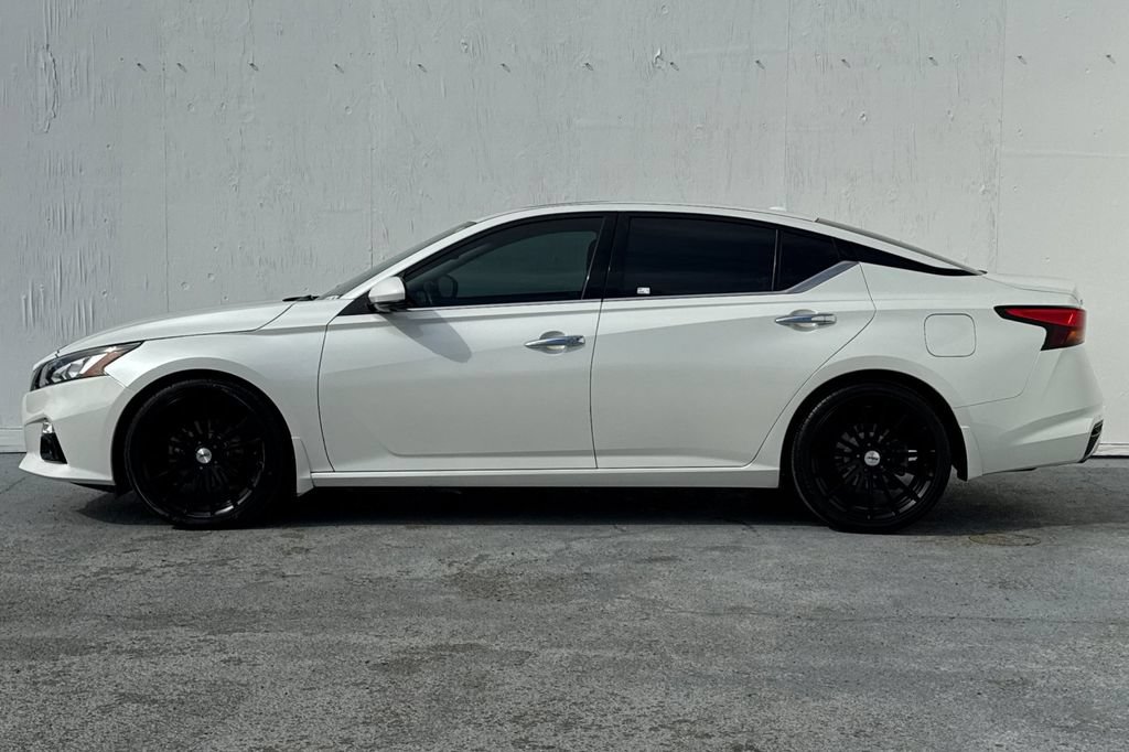 Used 2019 Nissan Altima 2.0 Platinum FWD image 6