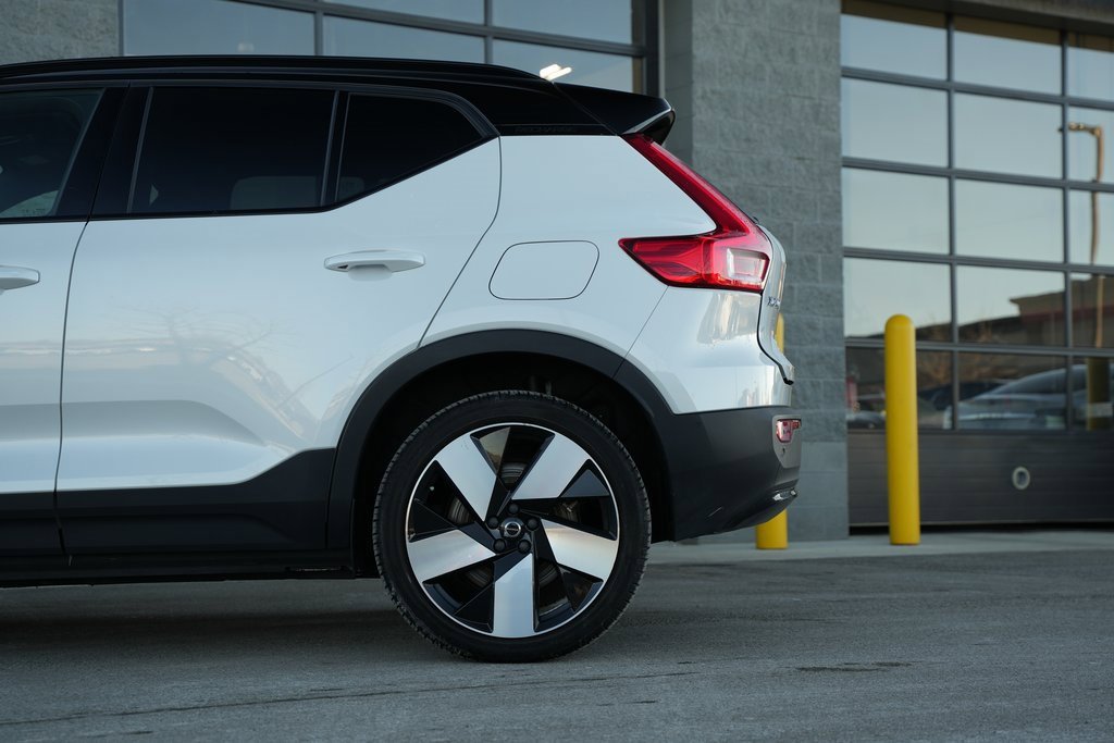 Used 2023 Volvo XC40 Recharge Ultimate image 20