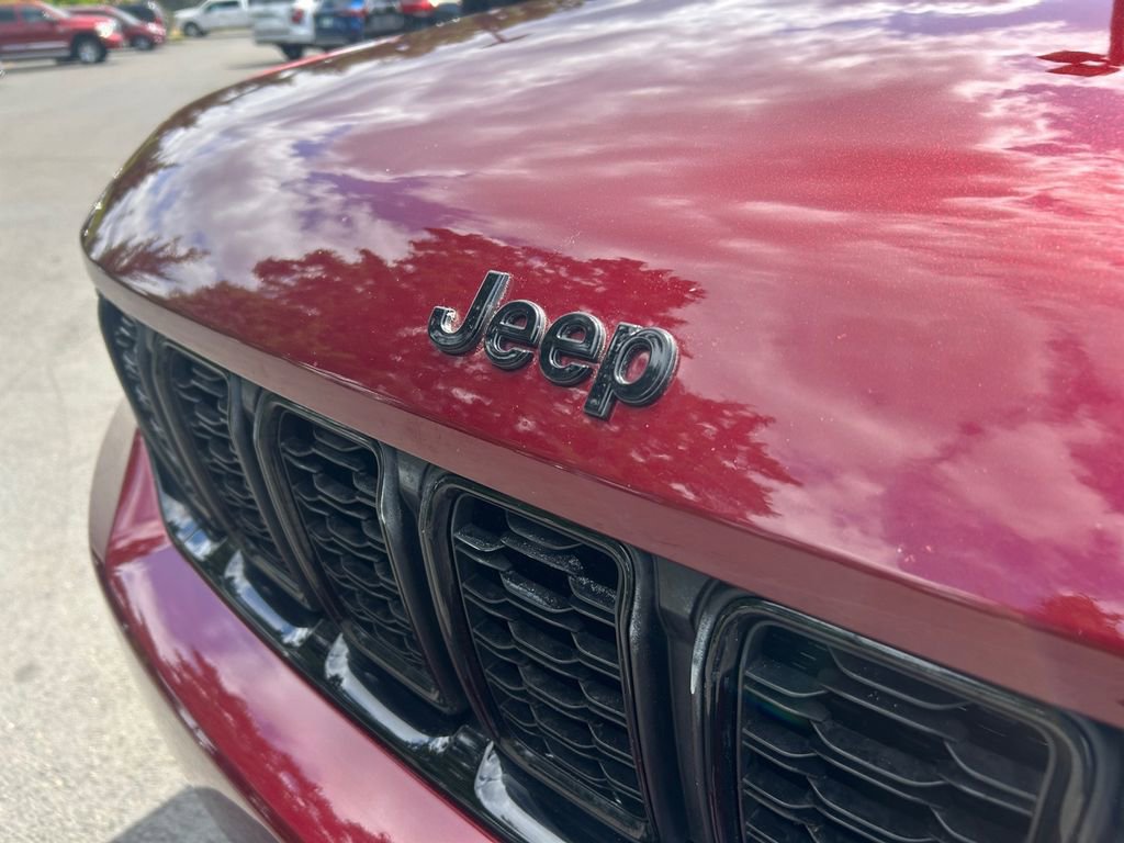 Used 2024 Jeep Grand Cherokee Altitude AWD/4WD image 31