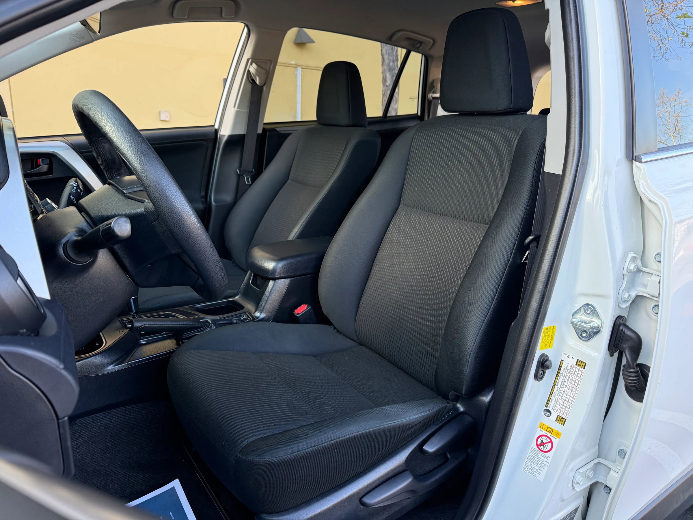 Used 2016 Toyota RAV4 LE FWD image 7