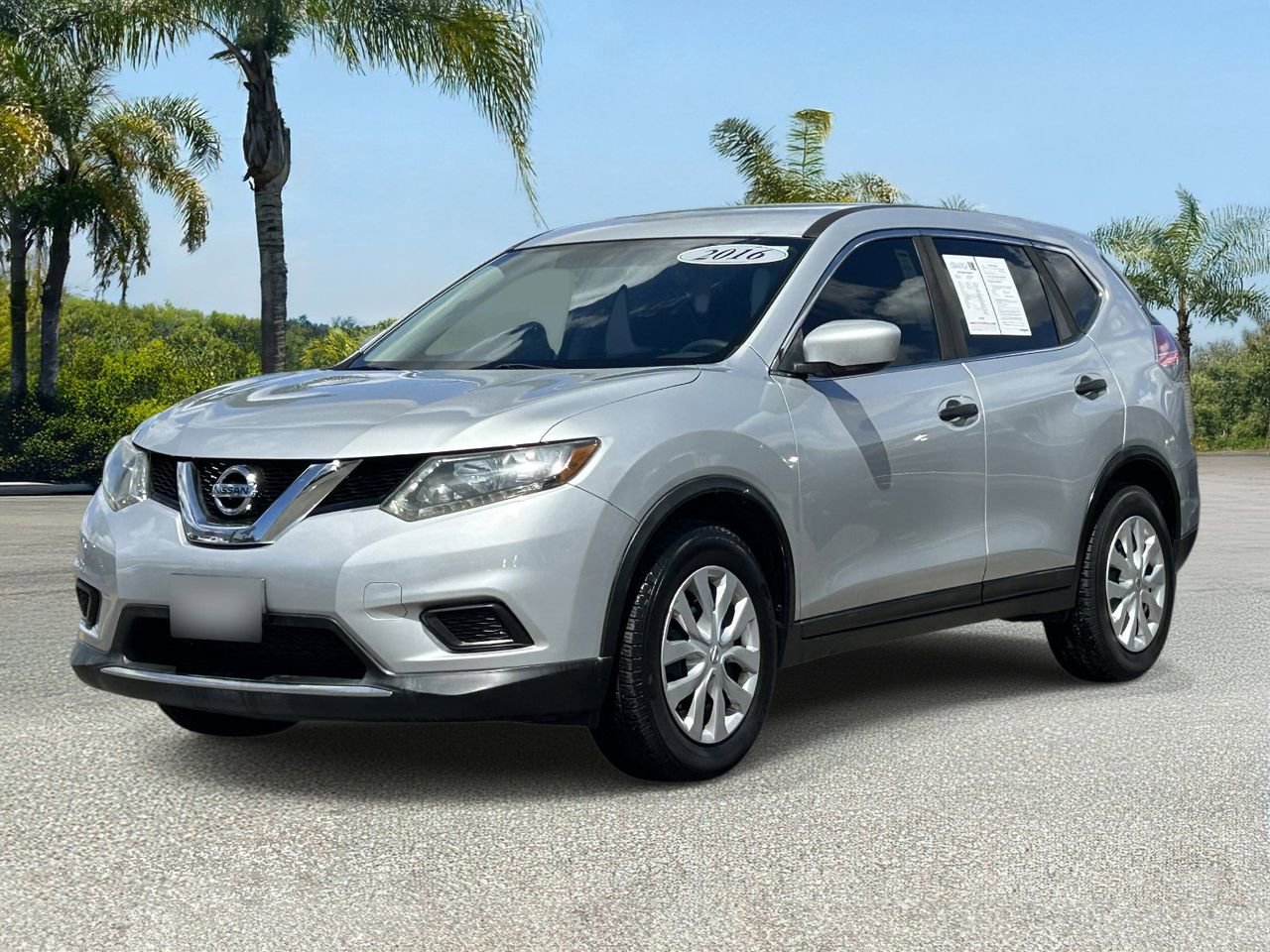 Used 2016 Nissan Rogue S FWD image 2