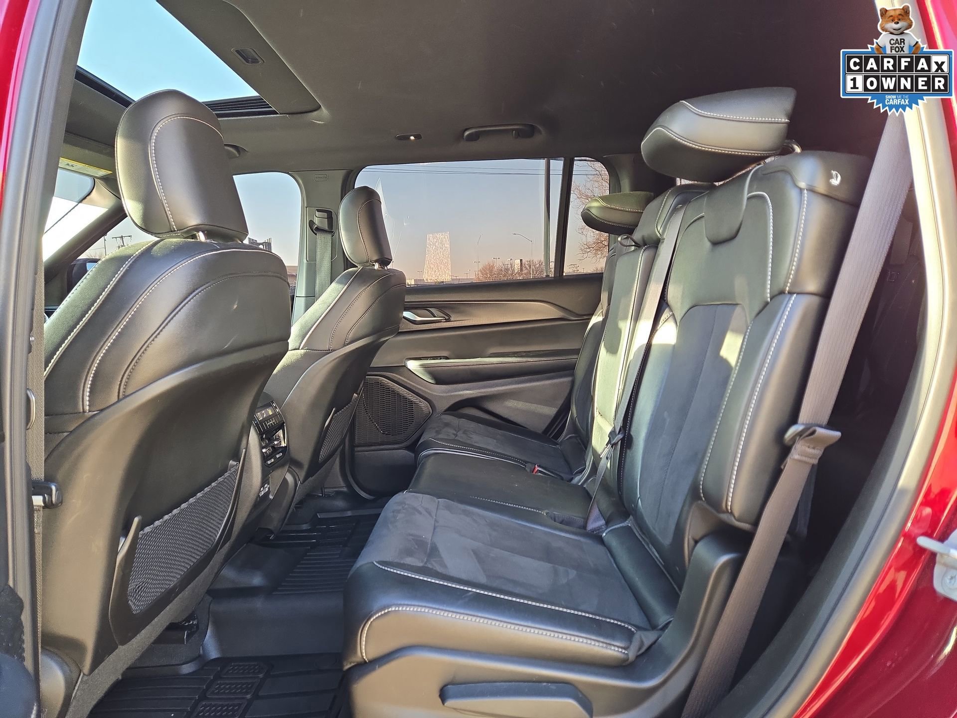 Used 2024 Jeep Grand Cherokee L Altitude image 13