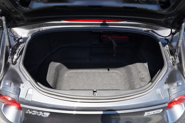 Used 2017 MAZDA MX-5 Miata Grand Touring RWD image 12