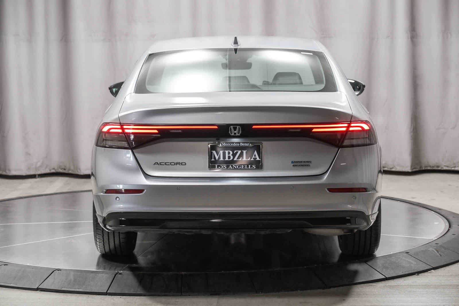 Used 2024 Honda Accord Touring image 3