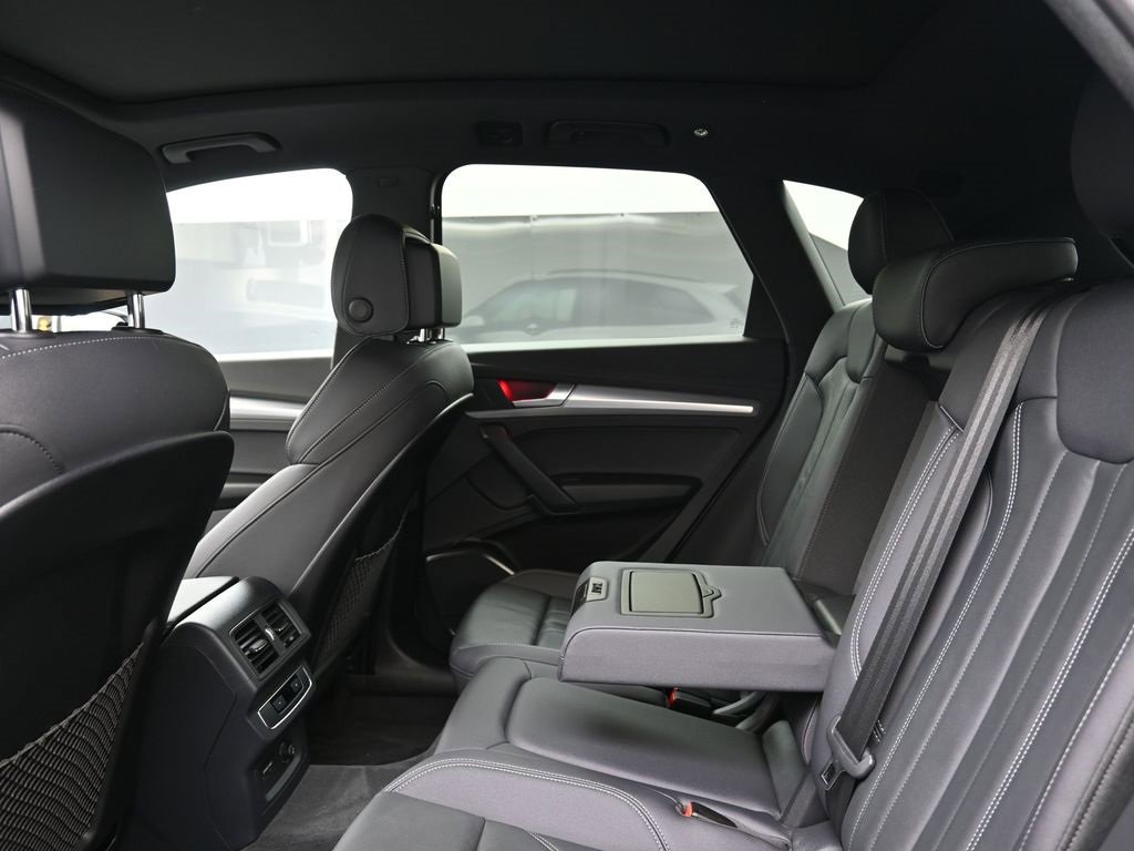Certified 2025 Audi Q5 2.0T Premium w/ Convenience Plus Package image 18