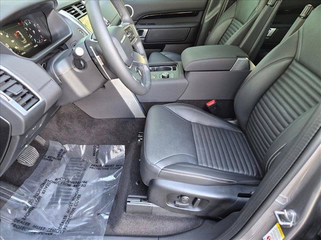 Certified 2025 Land Rover Discovery S AWD/4WD image 17