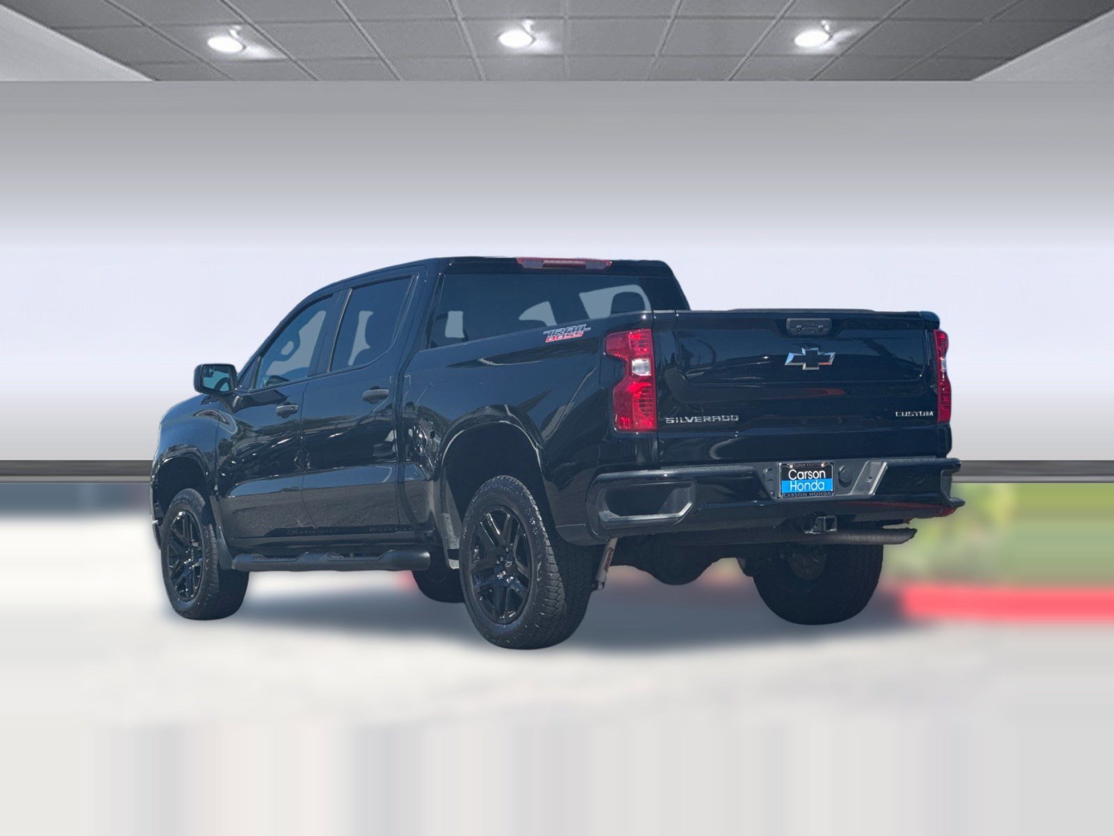 Used 2024 Chevrolet Silverado 1500 Custom Trail Boss w/ Turbomax Blackout Package image 3