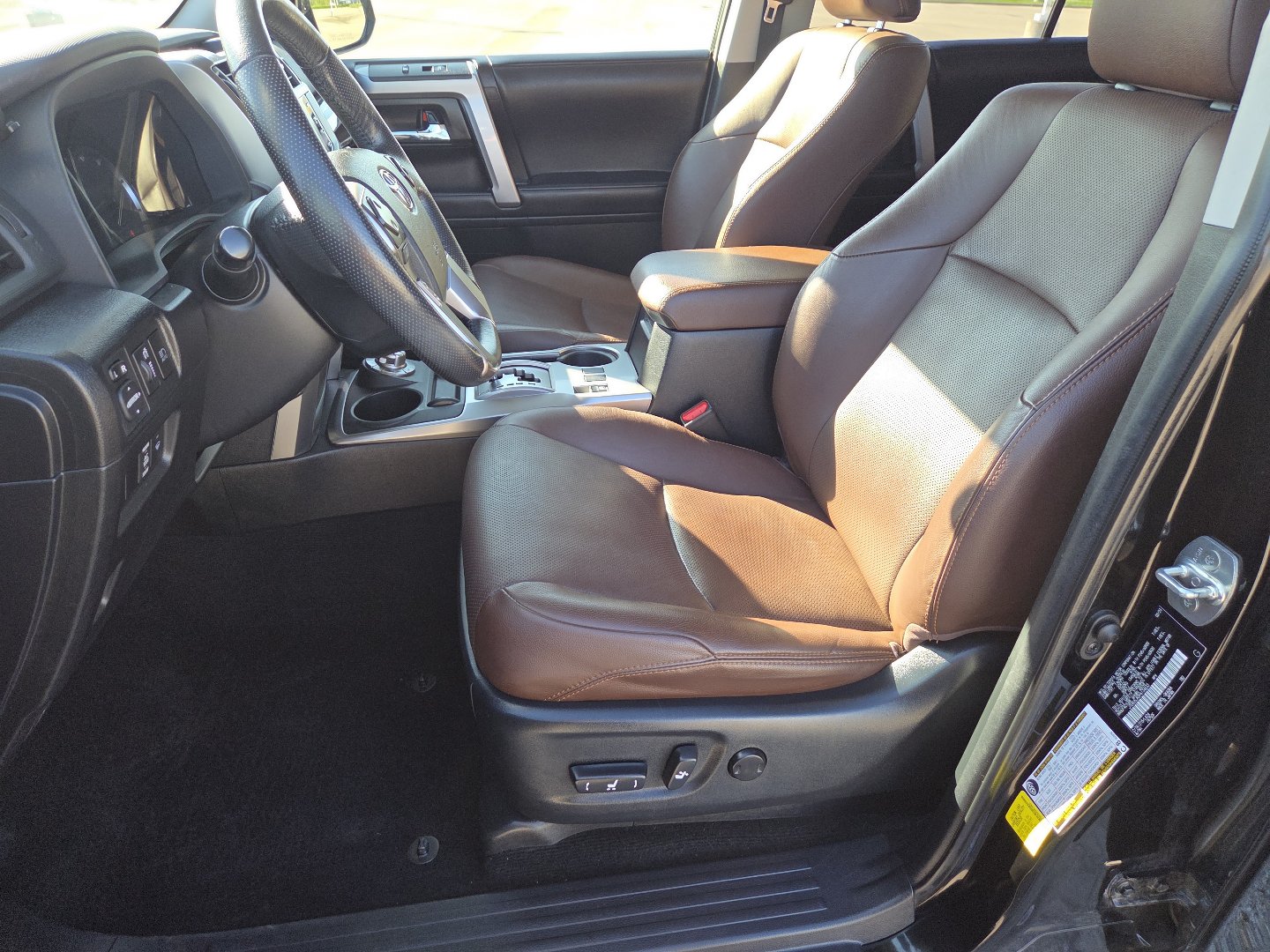 Used 2023 Toyota 4Runner Limited AWD/4WD image 23