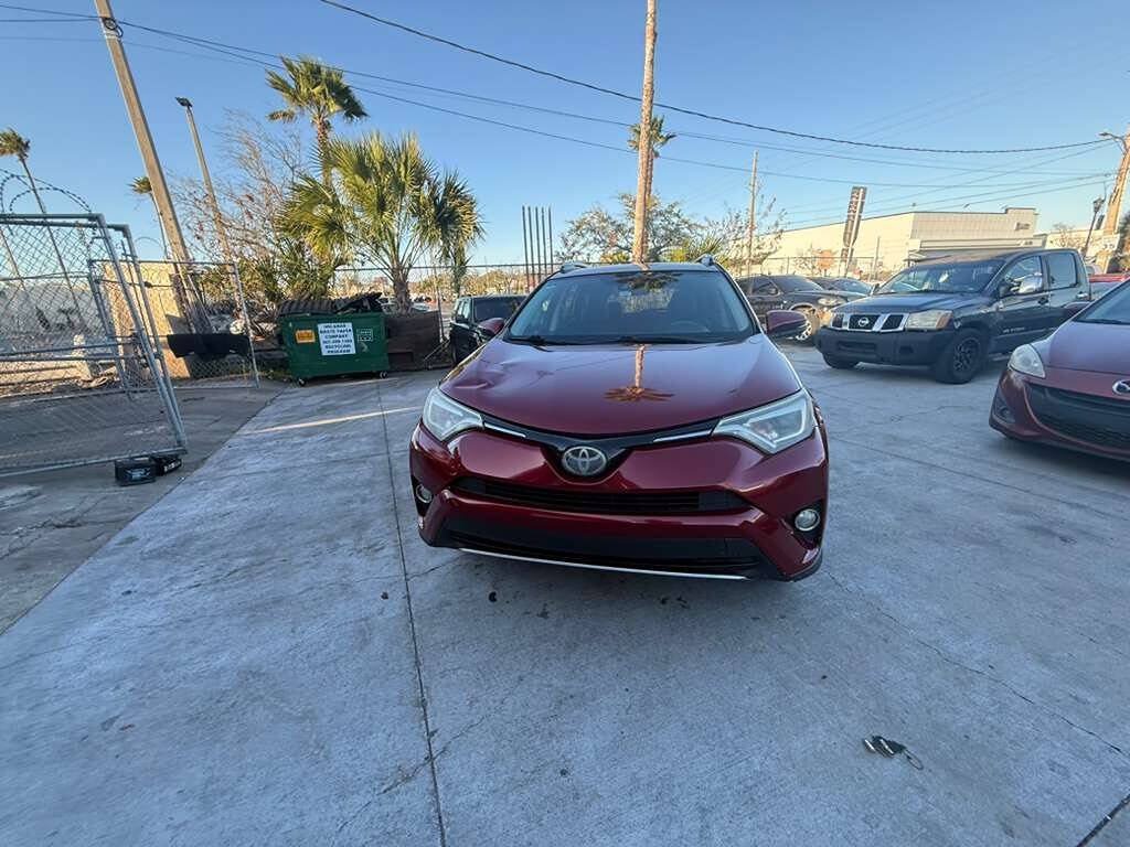 Used 2018 Toyota RAV4 Limited FWD image 1