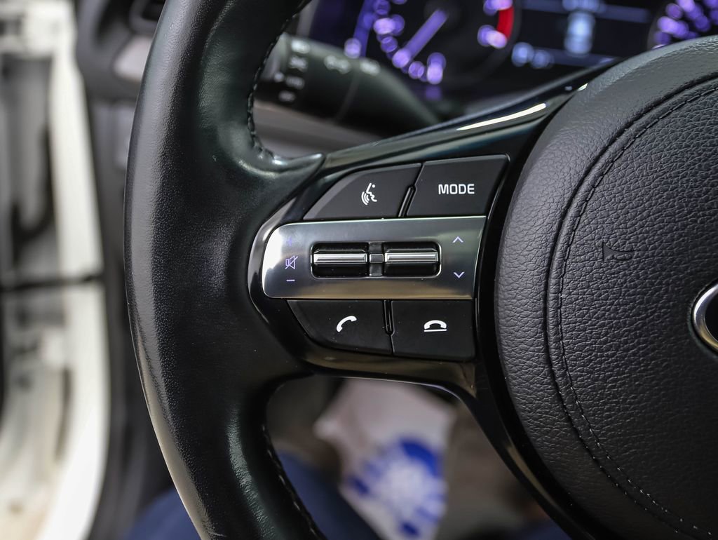 Used 2020 Kia Cadenza Technology image 12
