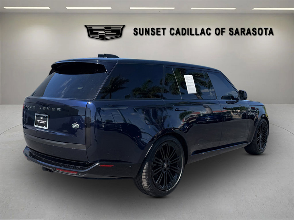 Used 2023 Land Rover Range Rover Long Wheelbase Autobiography image 3