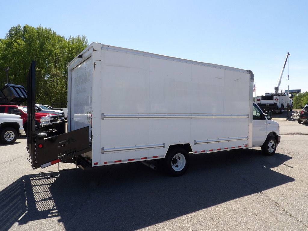 Used 2021 Ford E-350 and Econoline 350 Super Duty RWD image 8
