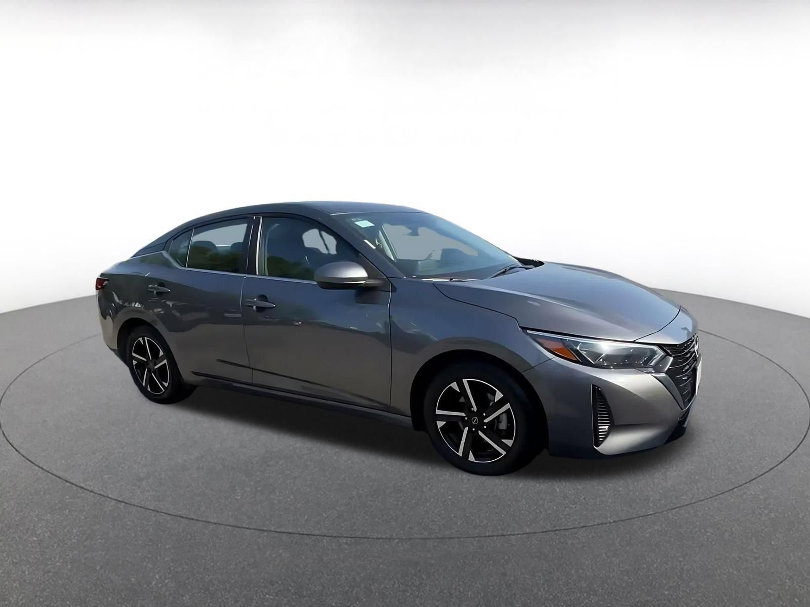 Used 2025 Nissan Sentra SV FWD image 2