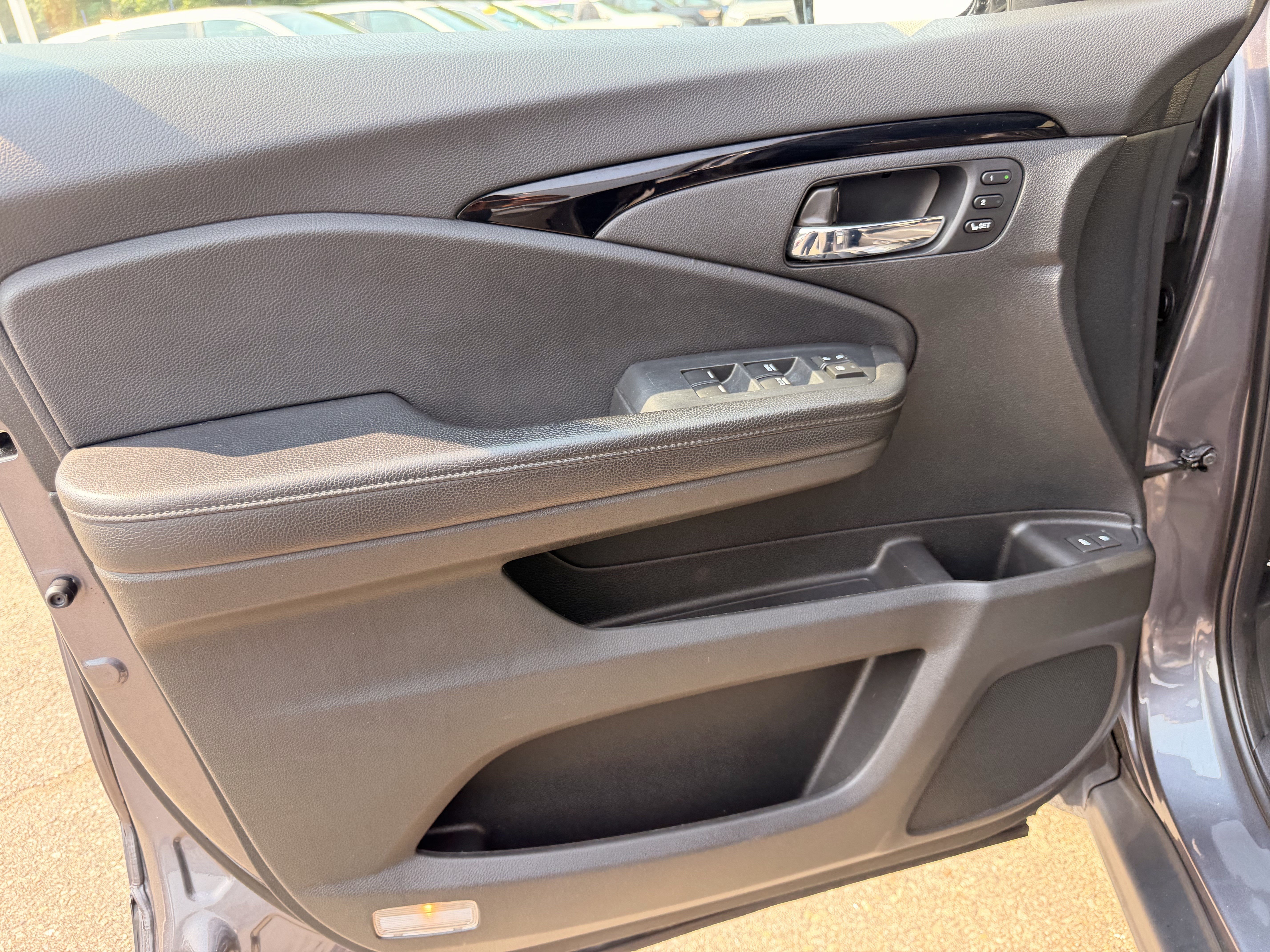 Used 2021 Honda Pilot Touring image 11