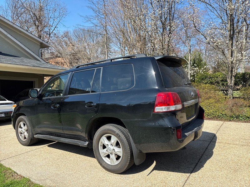 Used 2011 Toyota Land Cruiser w/ Upgrade Pkg AWD/4WD image 39
