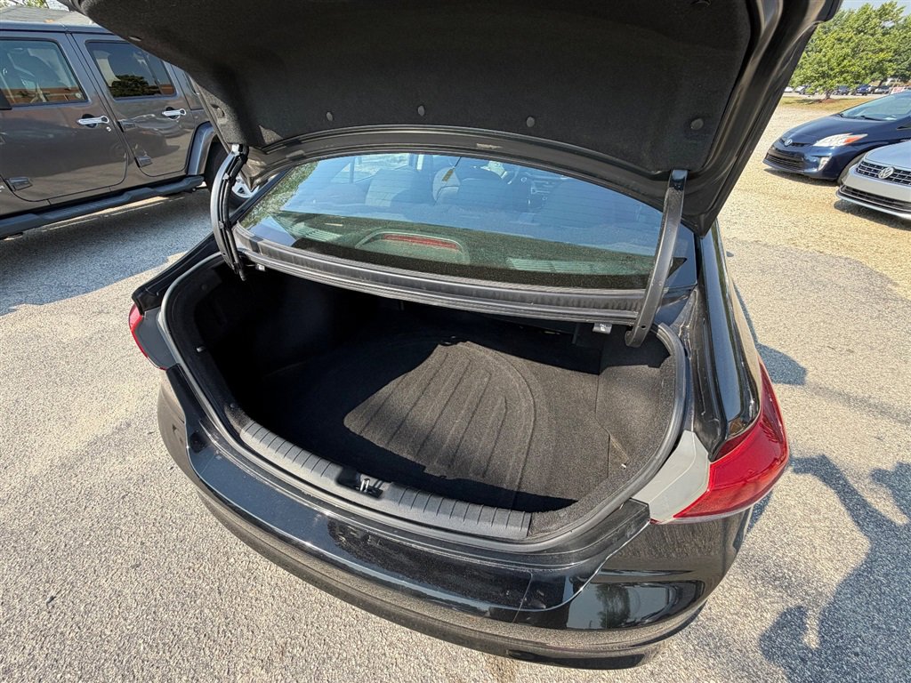 Used 2017 Hyundai Elantra Value Edition FWD image 16
