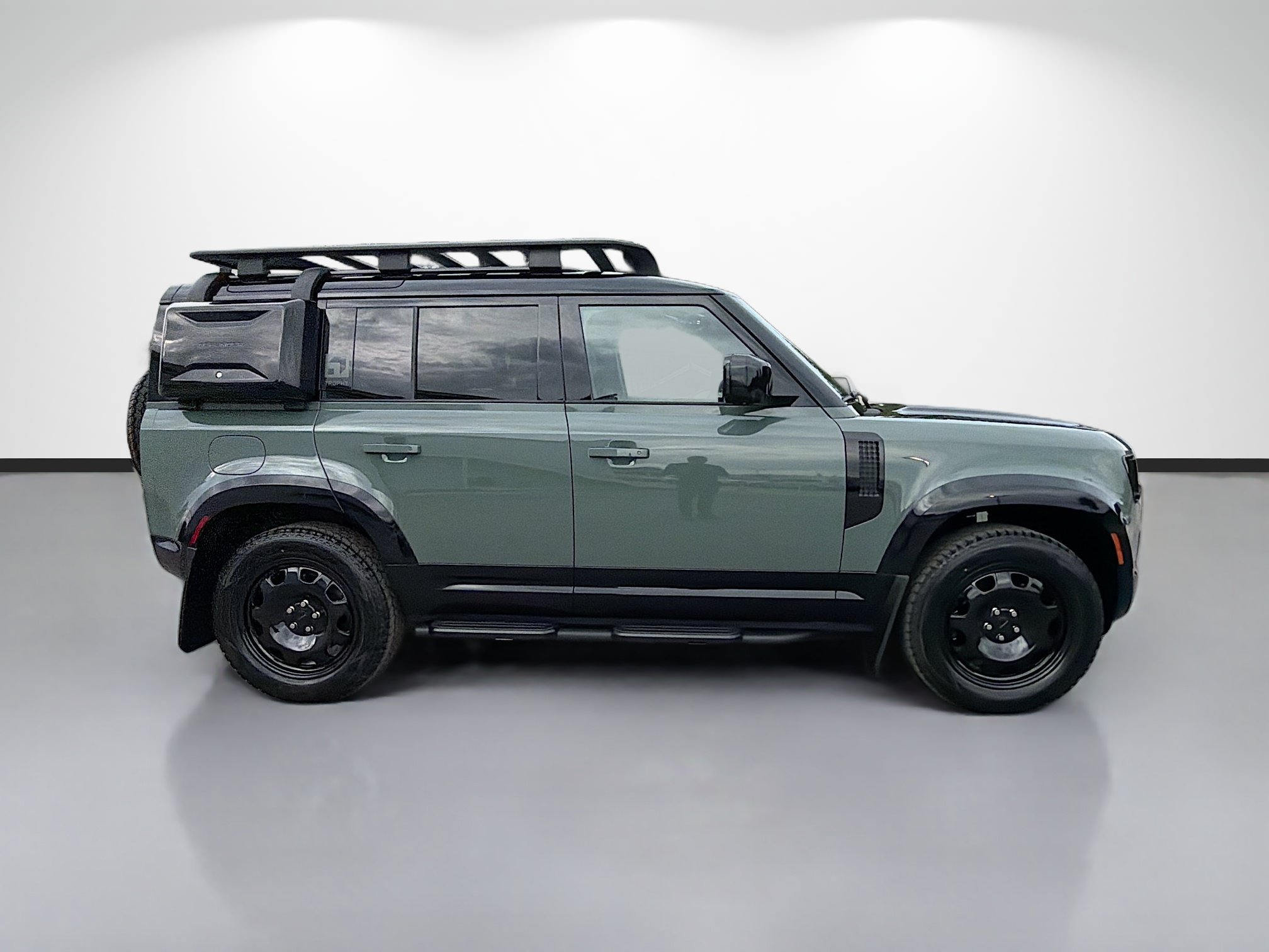 New 2026 Land Rover Defender 110 Trophy Edition AWD/4WD image 6