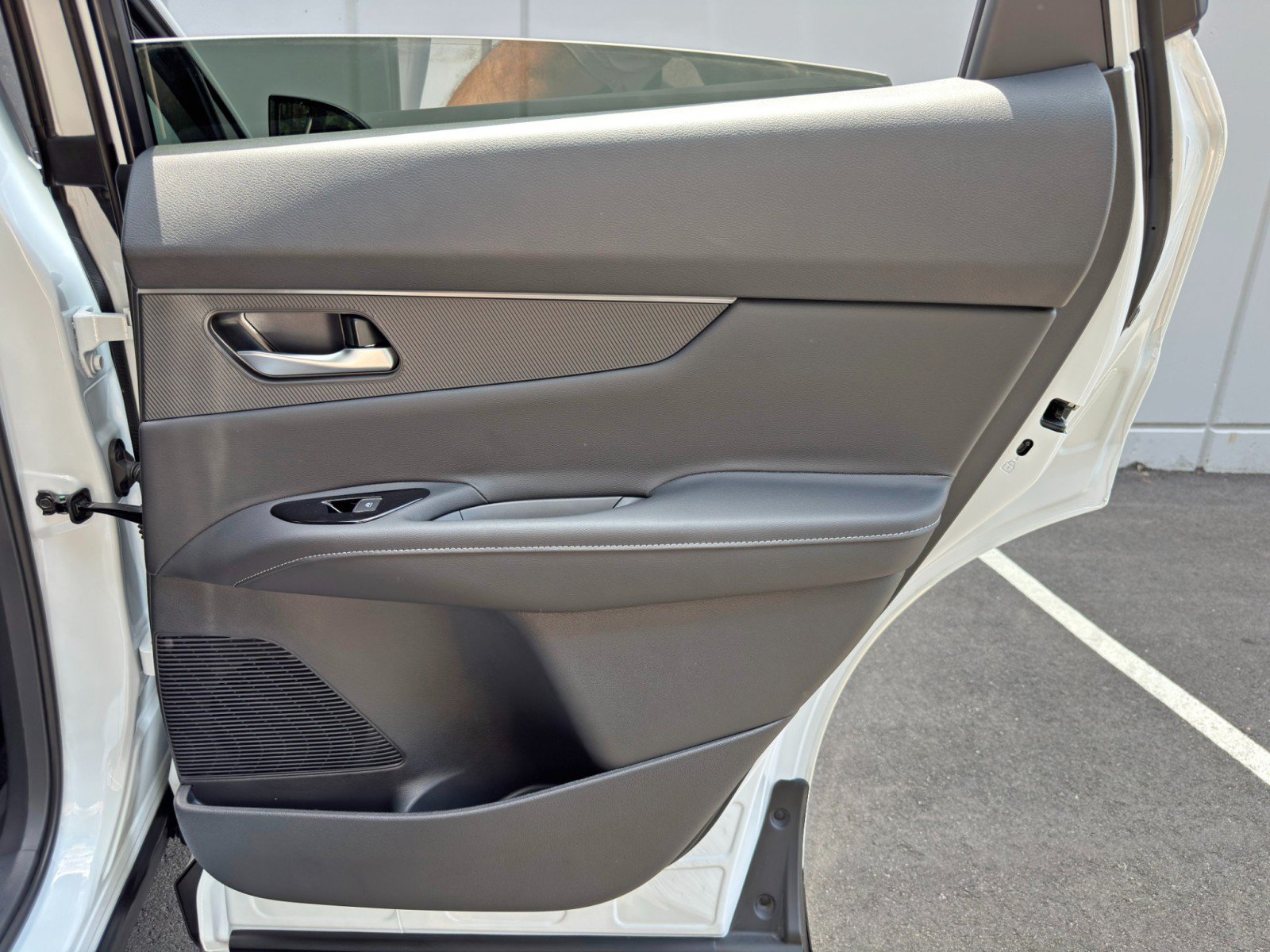Used 2025 Nissan Murano SV AWD/4WD image 39