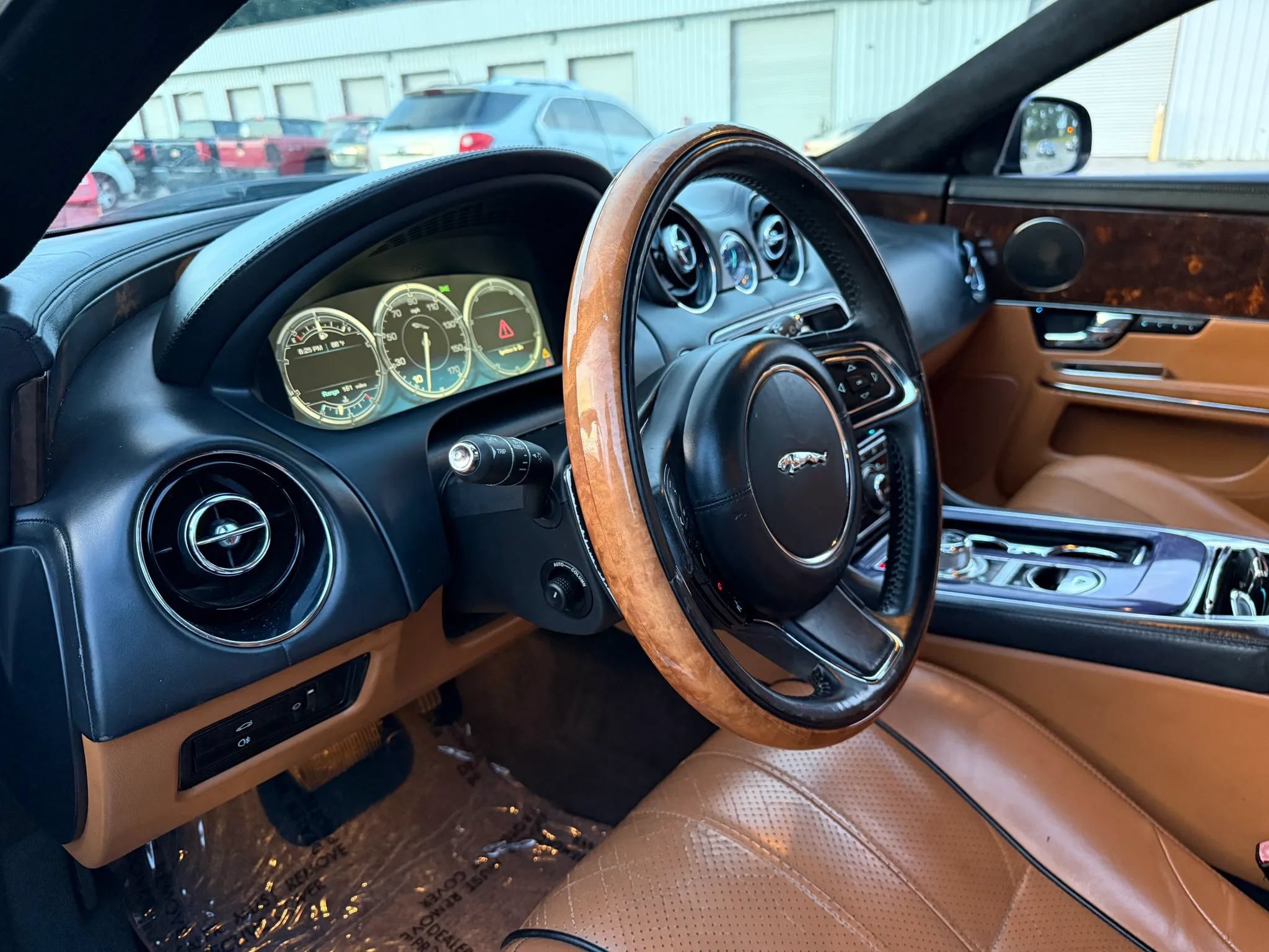 Used 2012 Jaguar XJ L RWD image 17
