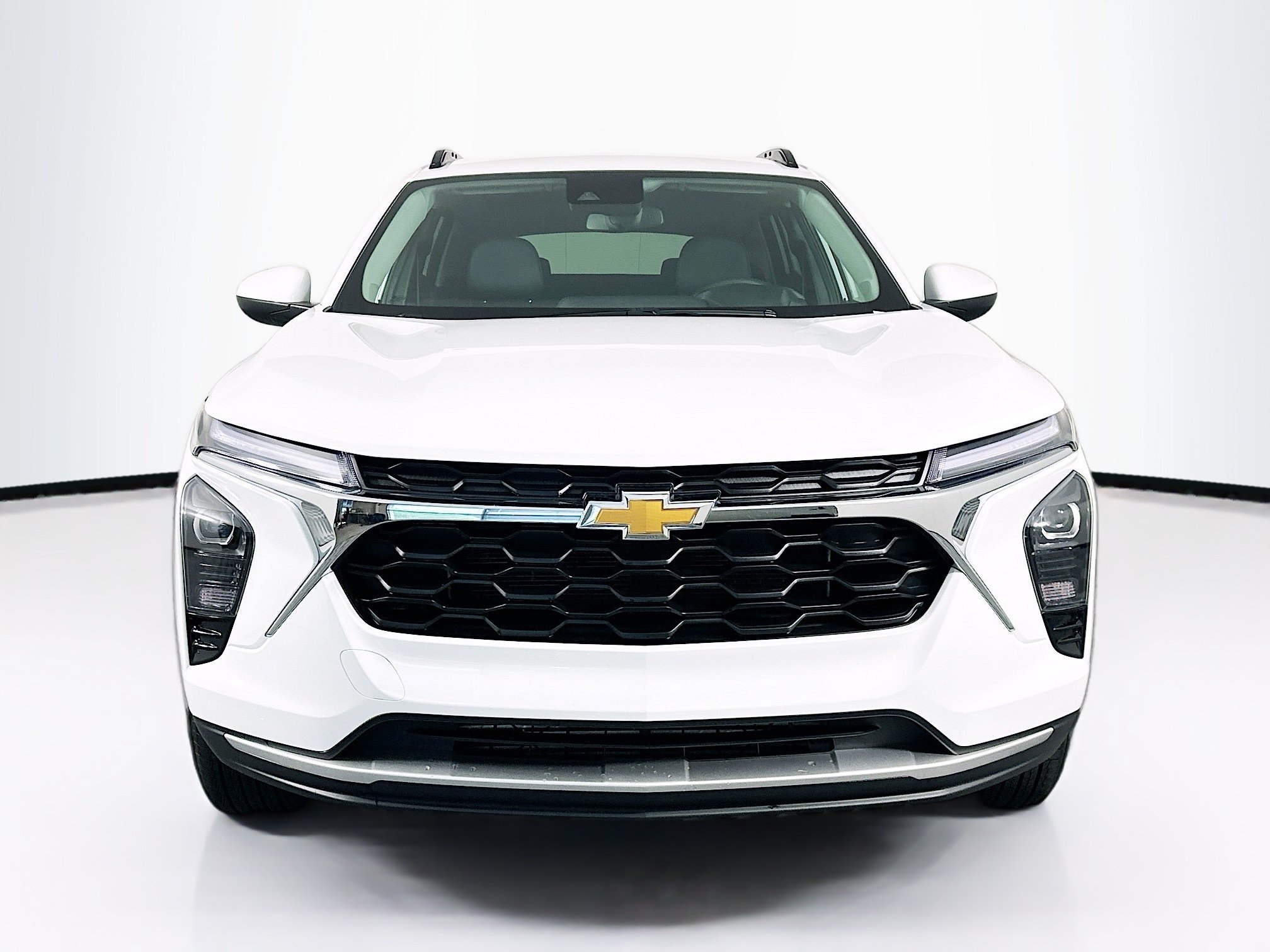 Used 2025 Chevrolet Trax LT w/ LT Convenience Package FWD image 2