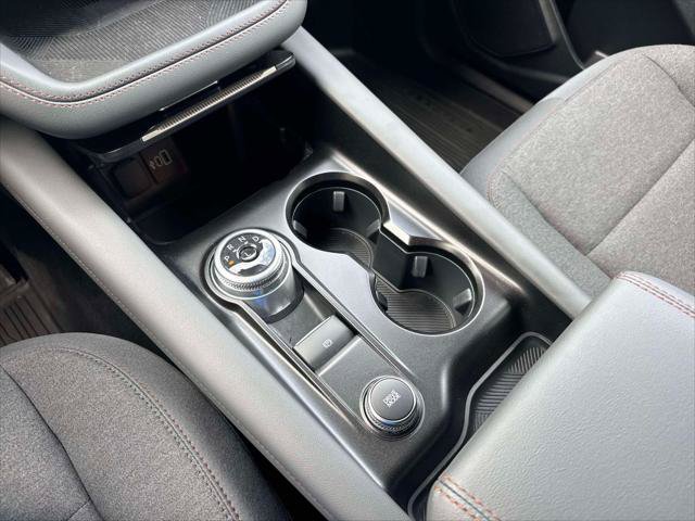 Used 2025 Ford Explorer Active AWD/4WD image 31