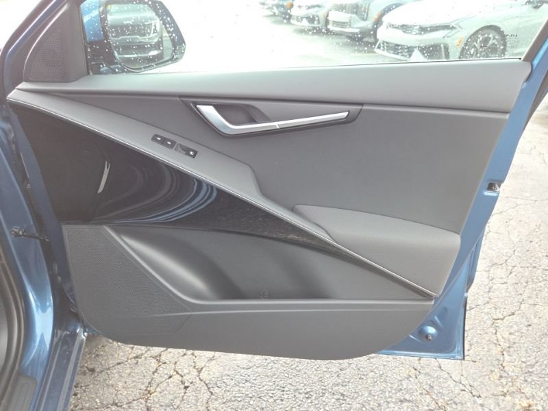 New 2026 Kia Niro Wind FWD image 13
