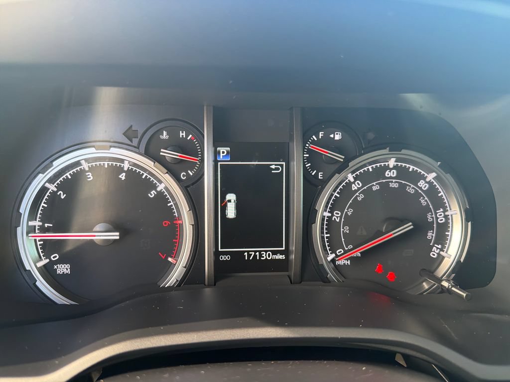 Certified 2023 Toyota 4Runner TRD Off-Road Premium AWD/4WD image 18